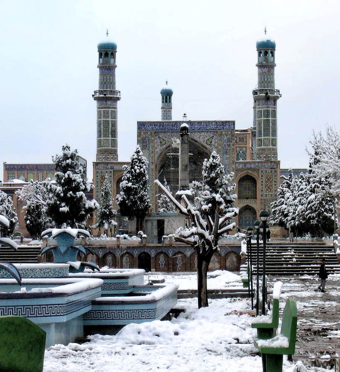 大清真寺的院子，赫拉特，阿富汗。